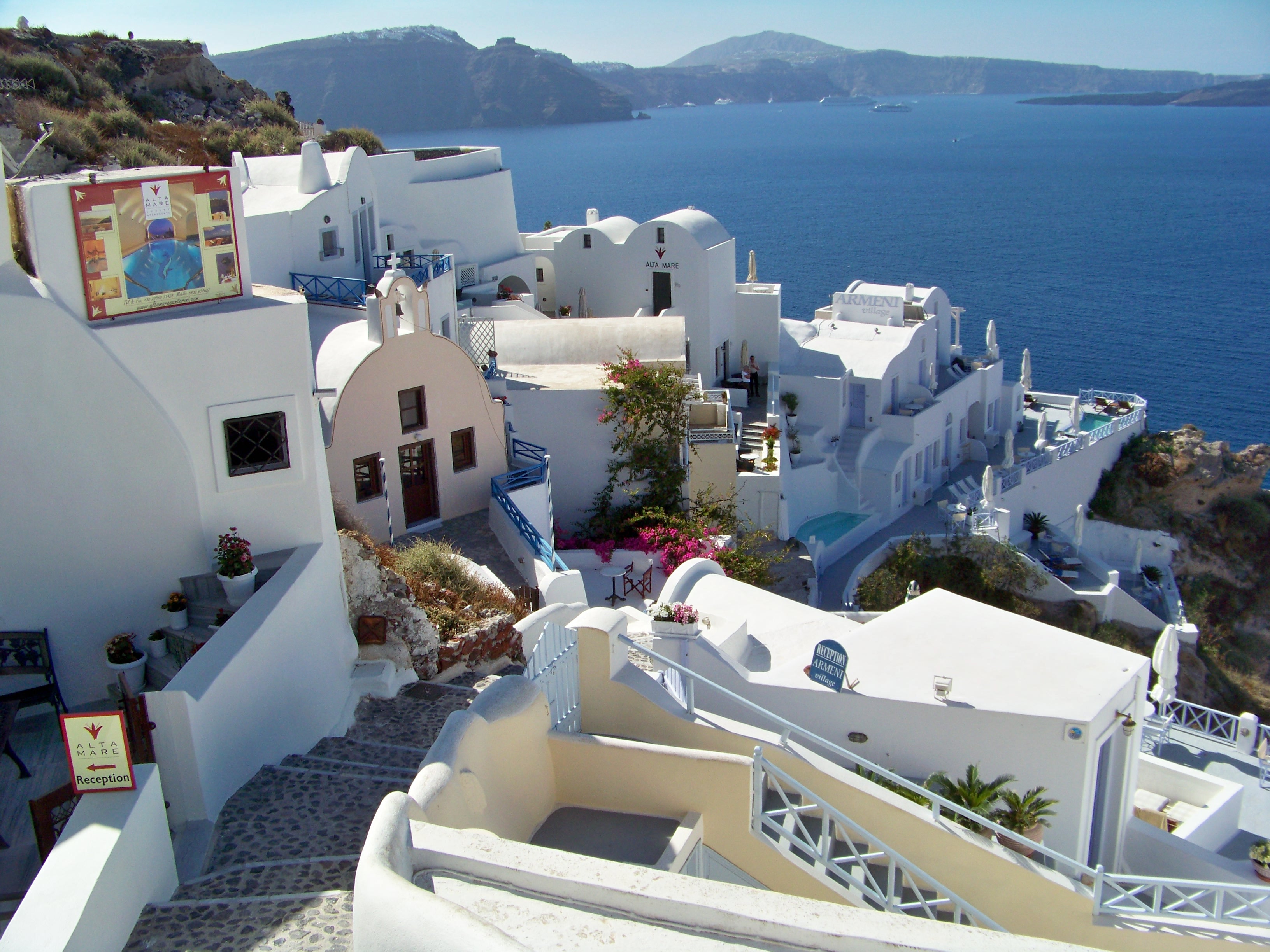 santorini-1.jpg